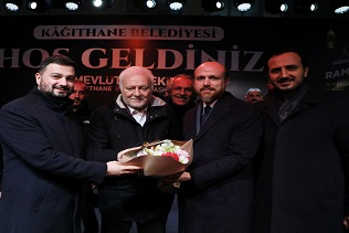 NİHAT HATİPOĞLU KÂĞITHANE’DE BİNLERCE KİŞİYE SESLENDİ